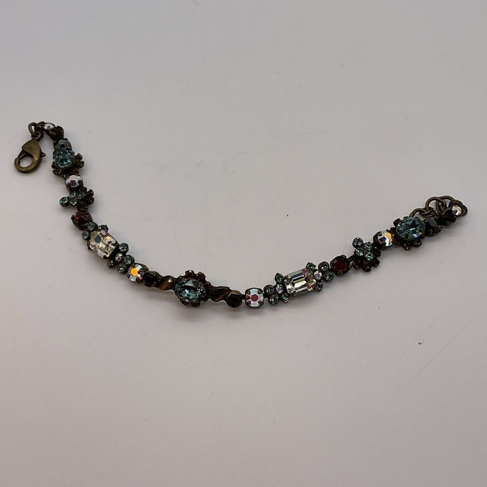 BeautifulโSorrelli Crystal Bracelet